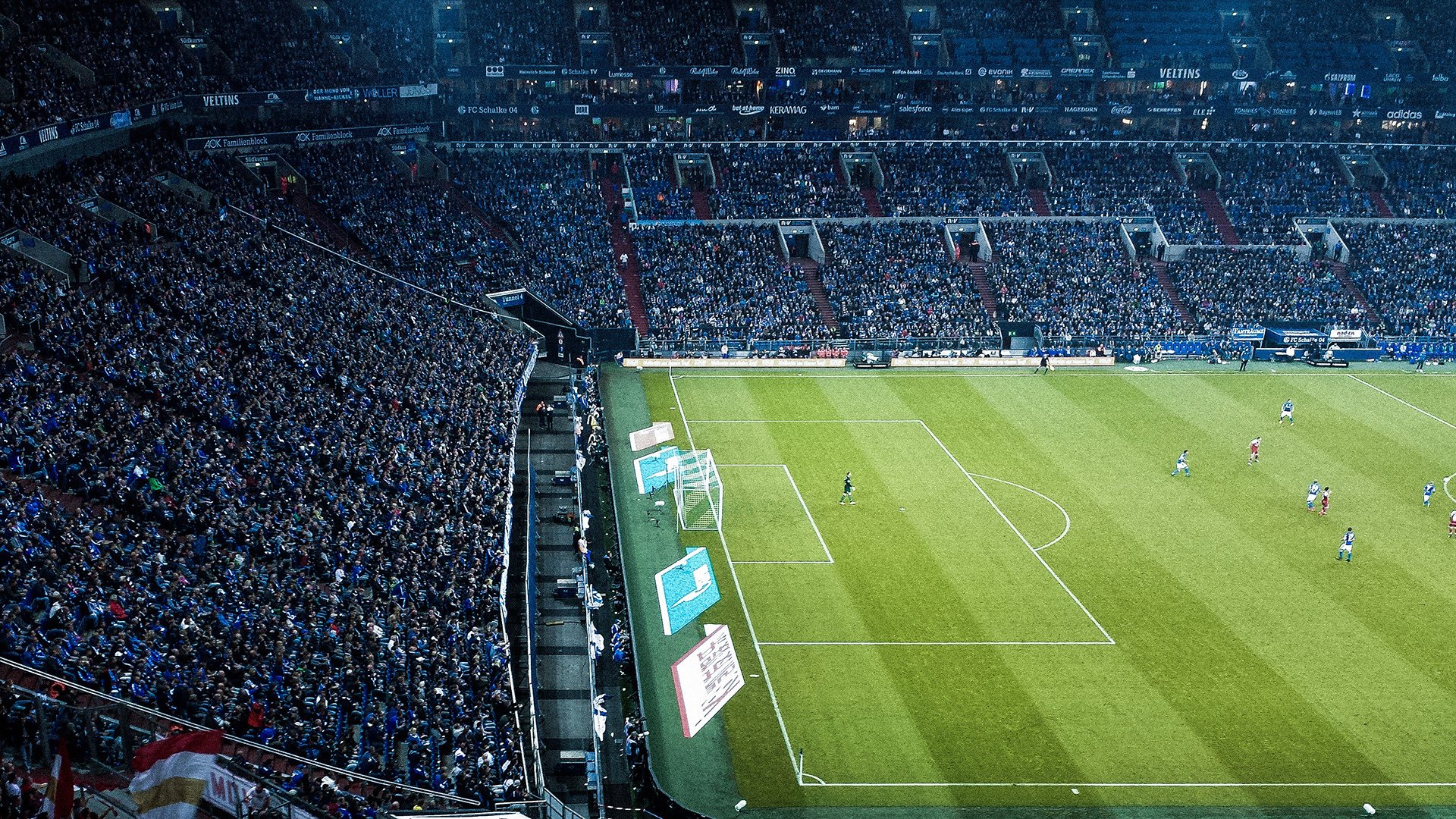 德甲球队建设虚拟战术模拟场景提升协同判断力,德甲场地